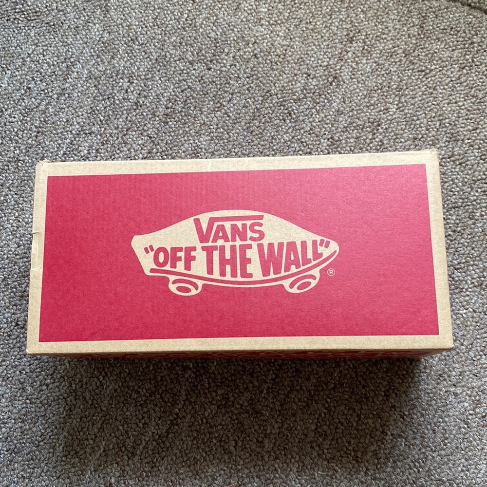 Brand New Kids Vans Ward Sneakers